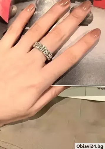Разтегатеглив пръстен с кристали - obiavi24.bg
