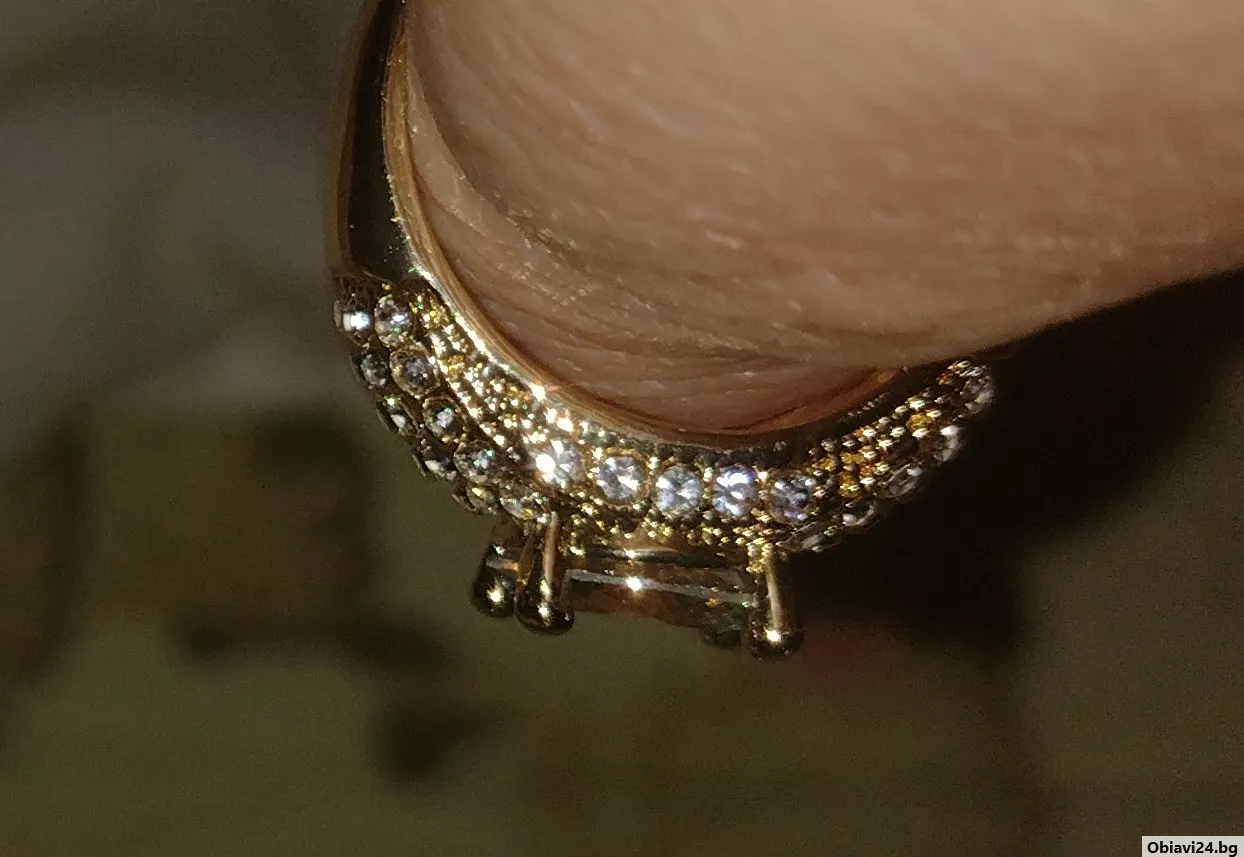 Искрящ пръстен с диамант и сапфири - obiavi24.bg