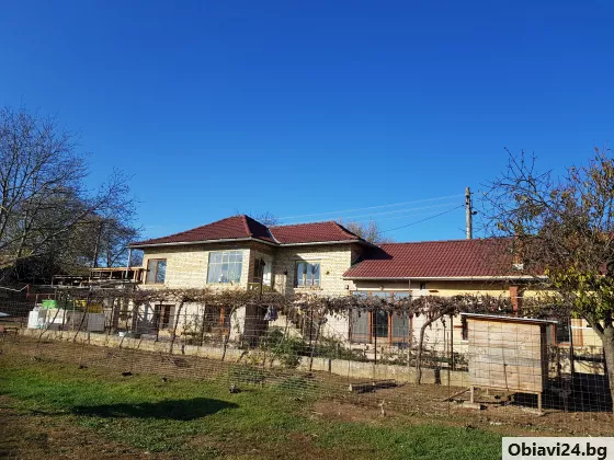Къща с голяма градина в Паламарца - obiavi24.bg
