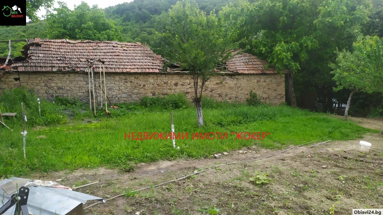 Къща с двор в село Габровци-местност Свирците - obiavi24.bg
