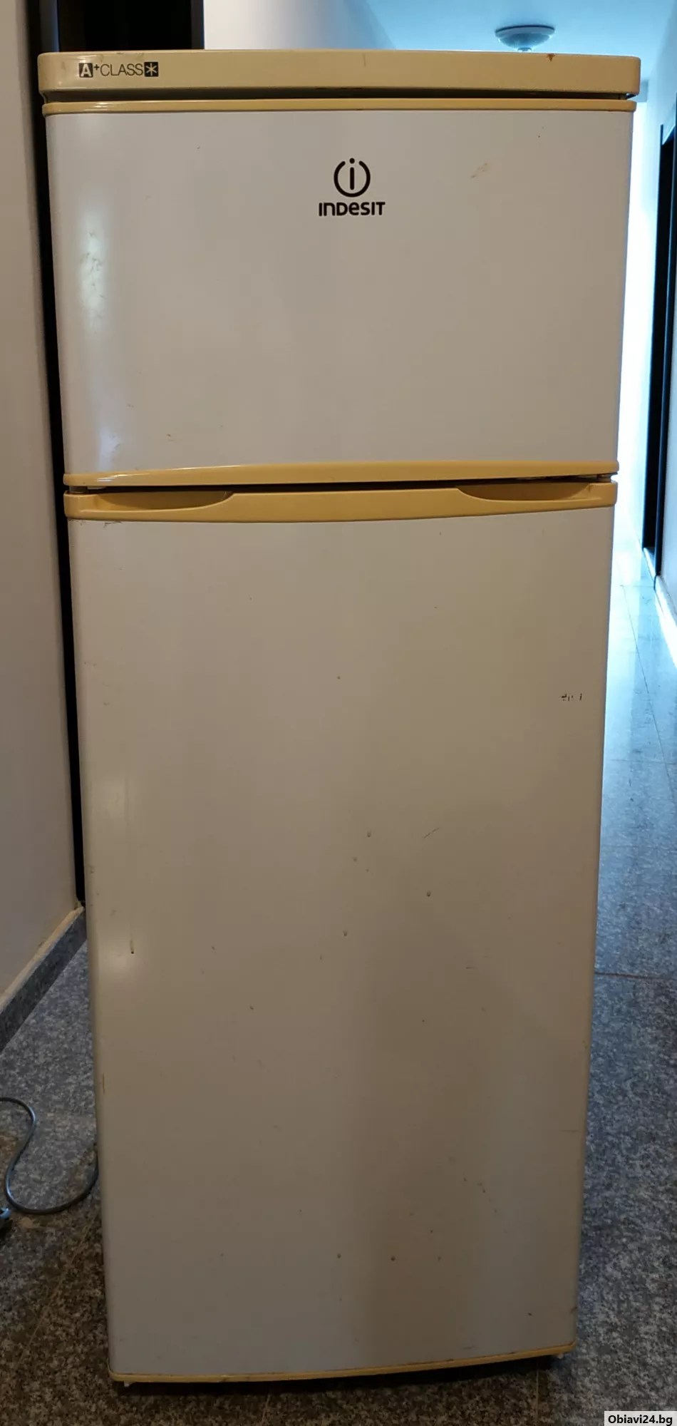 Продавам хладилник - obiavi24.bg